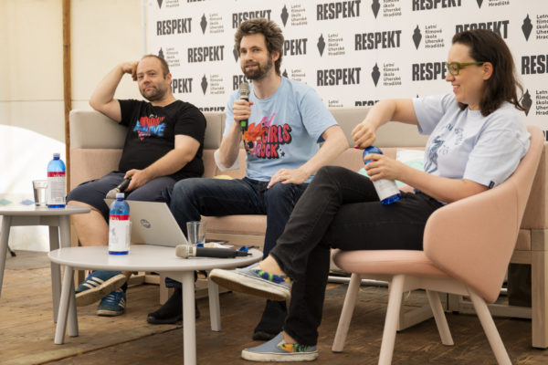 INa Letní filmové škole v Uherském Hradišti se konala 9.srpna ve stanu časopisu Respekt diskuze na téma VHS.