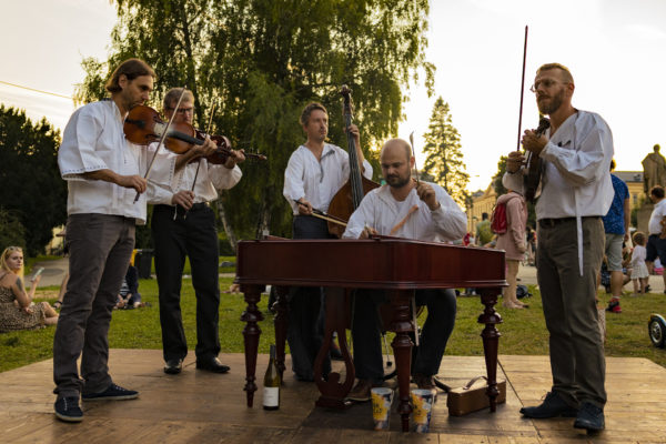 V pondělí 9.srpna na Letní filmové škole v Uherském Hradišti se uskutečnil koncert Horňácké muziky Petra Mičky.