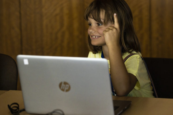 V úterý 10.srpna na Letní filmové škole v Uherském Hradišti si mohli děti i dospělí vytvořit vlastní počítačovou hru.
