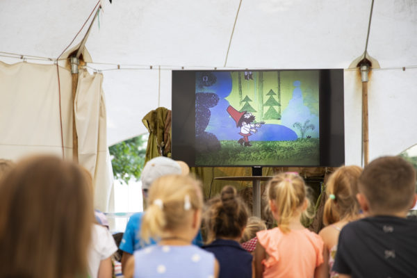 V rámci Letní filmové školy v Uherském Hradišti se 11.srpna konalo v dětském stanu promítání Večerníčků pro děti.